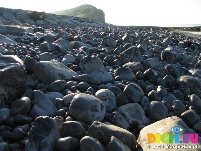 SX20058 Pebbles on beach at Llantwit Major